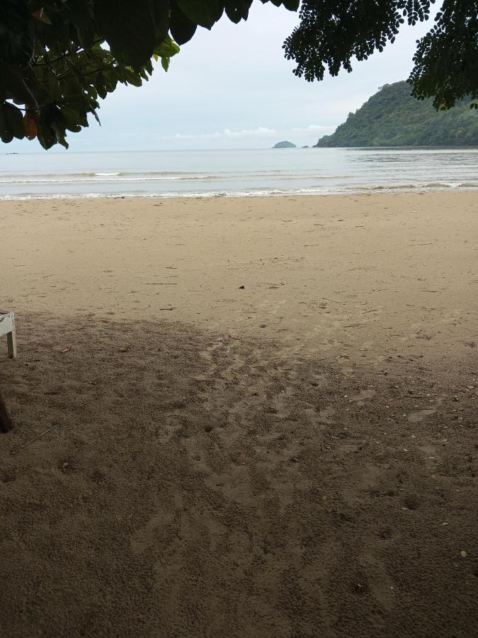 Akoya Beach Park And Cottages Locaroc Kültér fotó