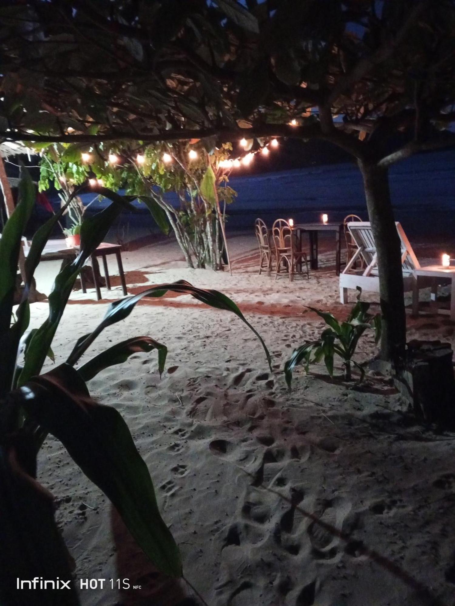 Akoya Beach Park And Cottages Locaroc Kültér fotó