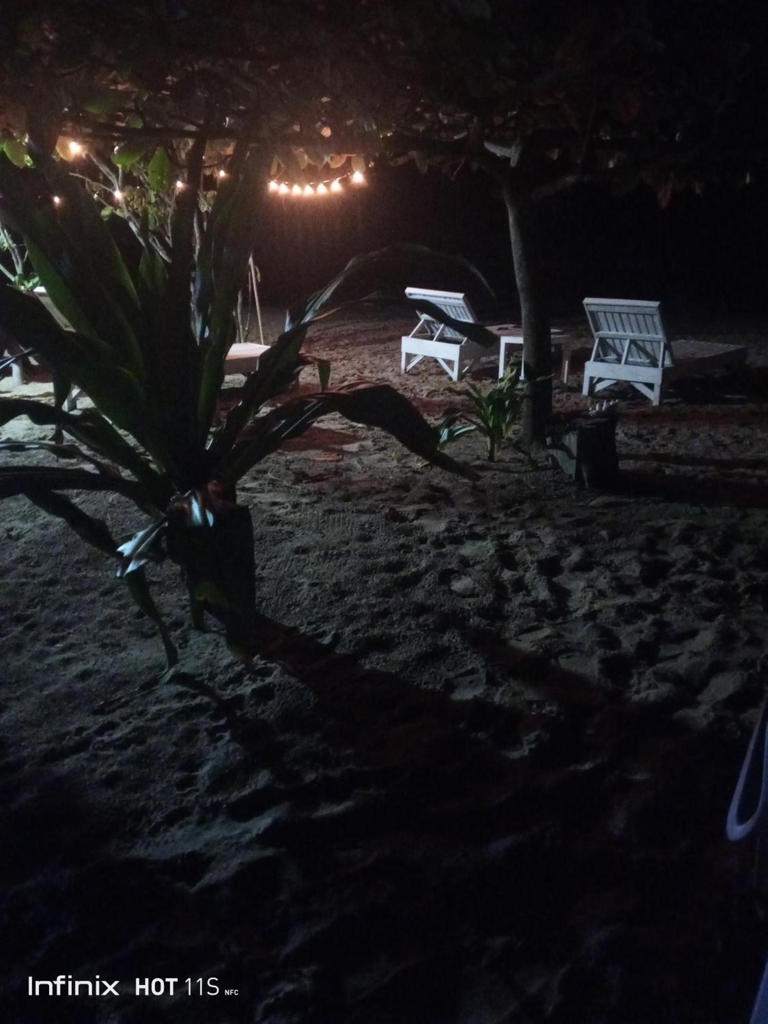 Akoya Beach Park And Cottages Locaroc Kültér fotó